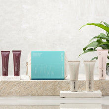 Experience the Davroe Volume Senses Amplifying Shampoo and Conditioner in this Christmas travel pack. Enriched with watercress, this gentle and colour-safe formula delivers maximum volume and moisture to fine hair. Instantly detangling, it contains Rice and Quinoa Proteins to strengthen and repair, resulting in amplified body and shine.