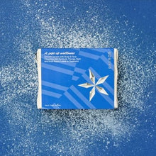 Davroe Smooth Senses Softer, shinier, healthier hair.
This moisture rich and balancing shampoo and conditioner with Blueberry is formulated to soften, smooth, and add luminous shine to normal and dry hair. It defends against humidity to reduce frizz, and contains Rice and Quinoa Proteins to help repair, strengthen and protect the hair from the inside out.