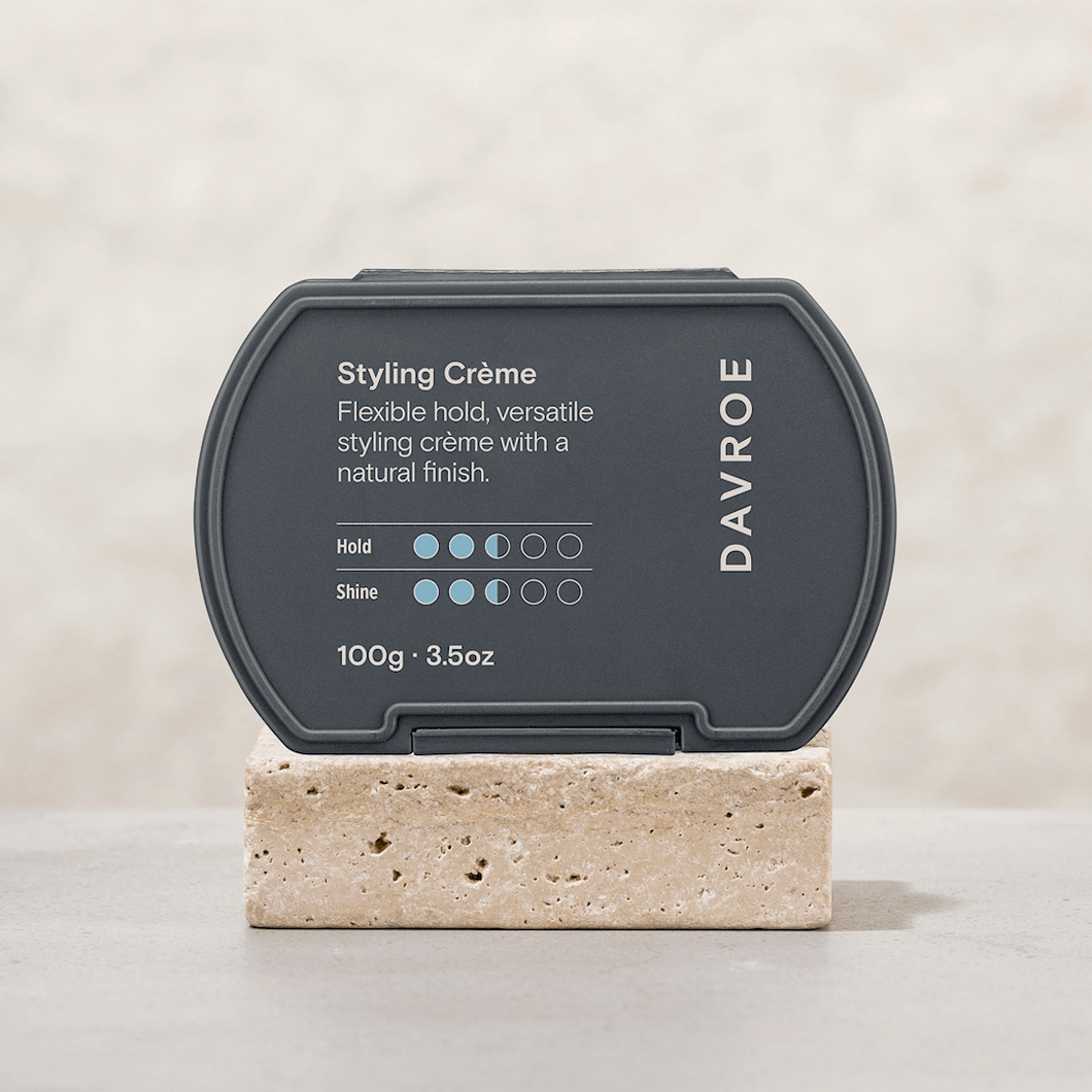 Flexible hold, versatile styling crème with a natural finish DAVROE Styling Crème is designed to control all hair types for effortless styling. Containing Willow Bark extract, it gives a strong but flexible hold with a natural finish.